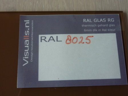 RAL8025 bleekbruin