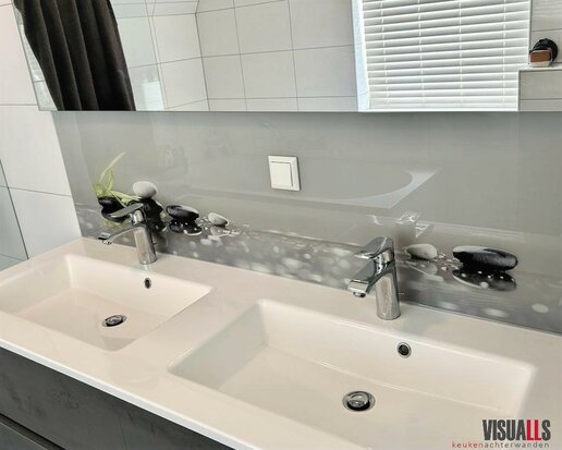 In de badkamer: Premium-glas uitvoering Visuall P90 Hotstones leaf