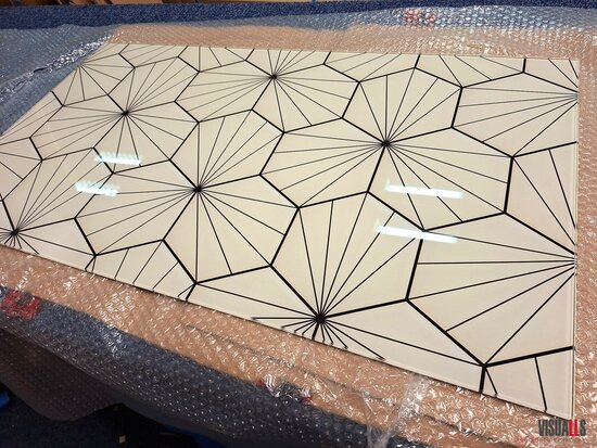 In onze showroom; Premium-glas uitvoering P632 Hexagon