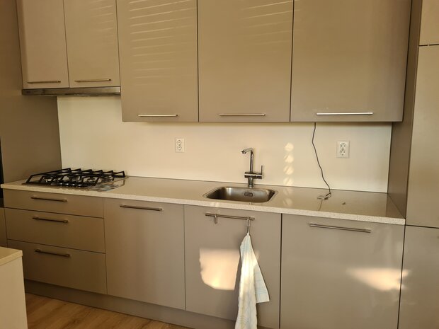 VOORBEELD Collorz RAL9001 aluminium in keuken