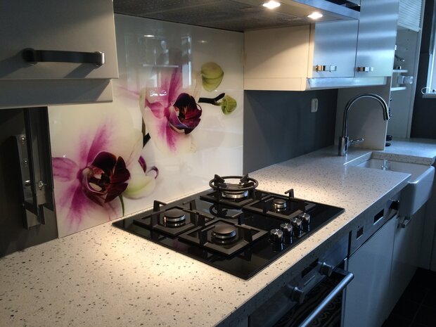 Premium-glas uitvoering Visuall P65 Paarse orchidee gecombineerd met Collorz RAL7039 Kwartsgrijs