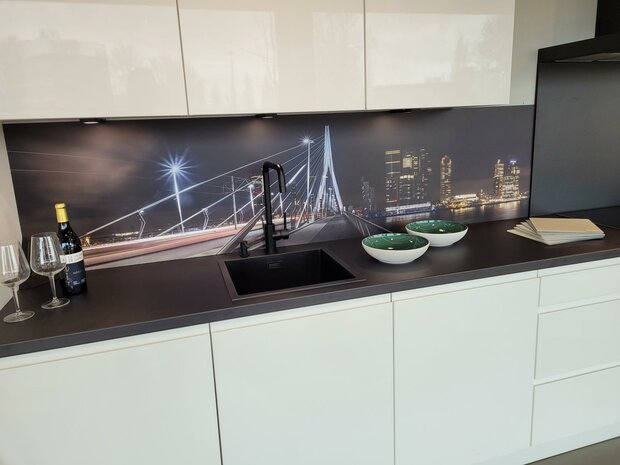 Premium-mat uitvoering Visuall R17 Rotterdam Erasmus kleur (showroom keukenstudio Dordrecht)