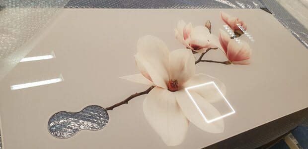 Premium-glas uitvoering Visuall P104 magnolia op lichtgrijs