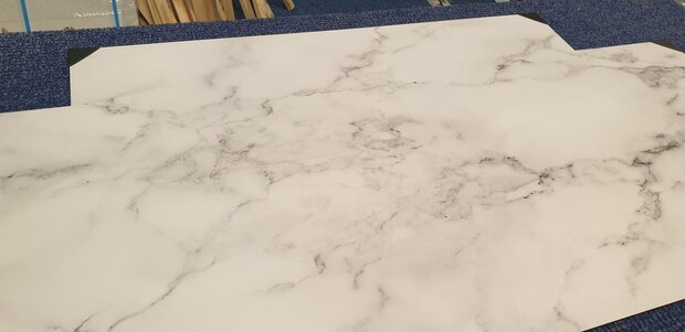 Op de inspectietafel: Premium-mat uitvoering Visuall P340 Marble Jones