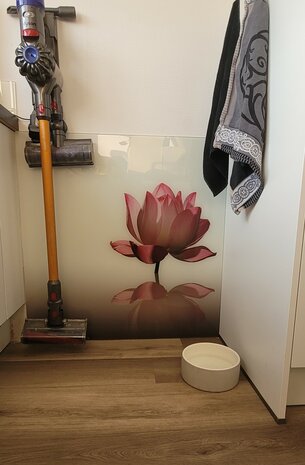 Vaatwasser spatwand P499 Pink lotus op glas