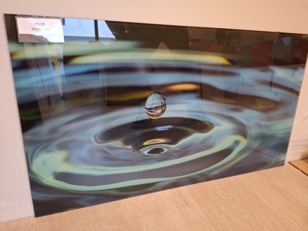 In onze showroom Premiumglas uitvoering P539 Waterdrop