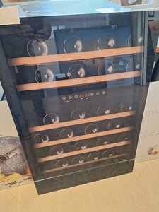* VERKOCHT * Afm: 57x87cm Wijnkoelkast